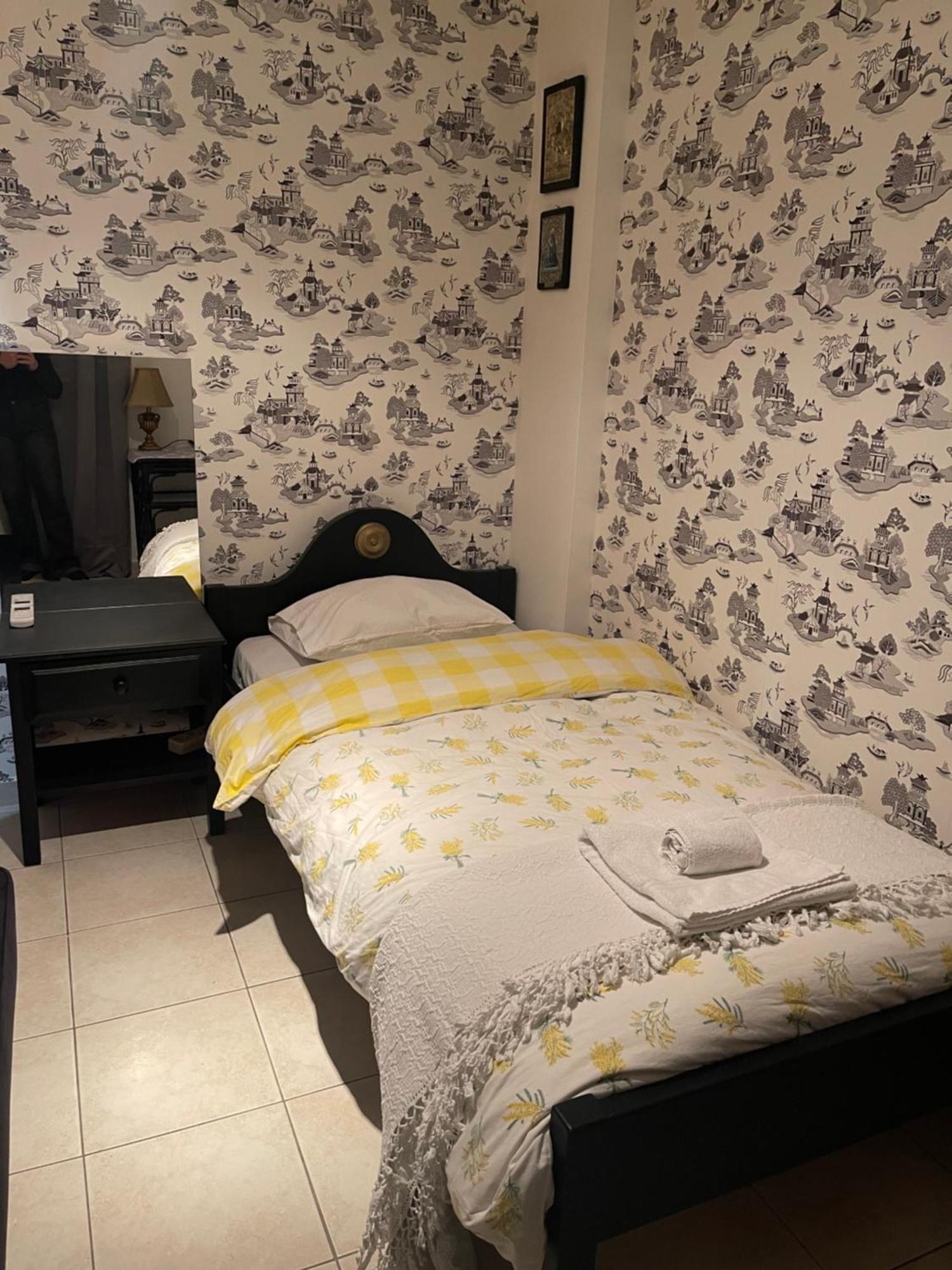 Retire Flat In The Heart Of *