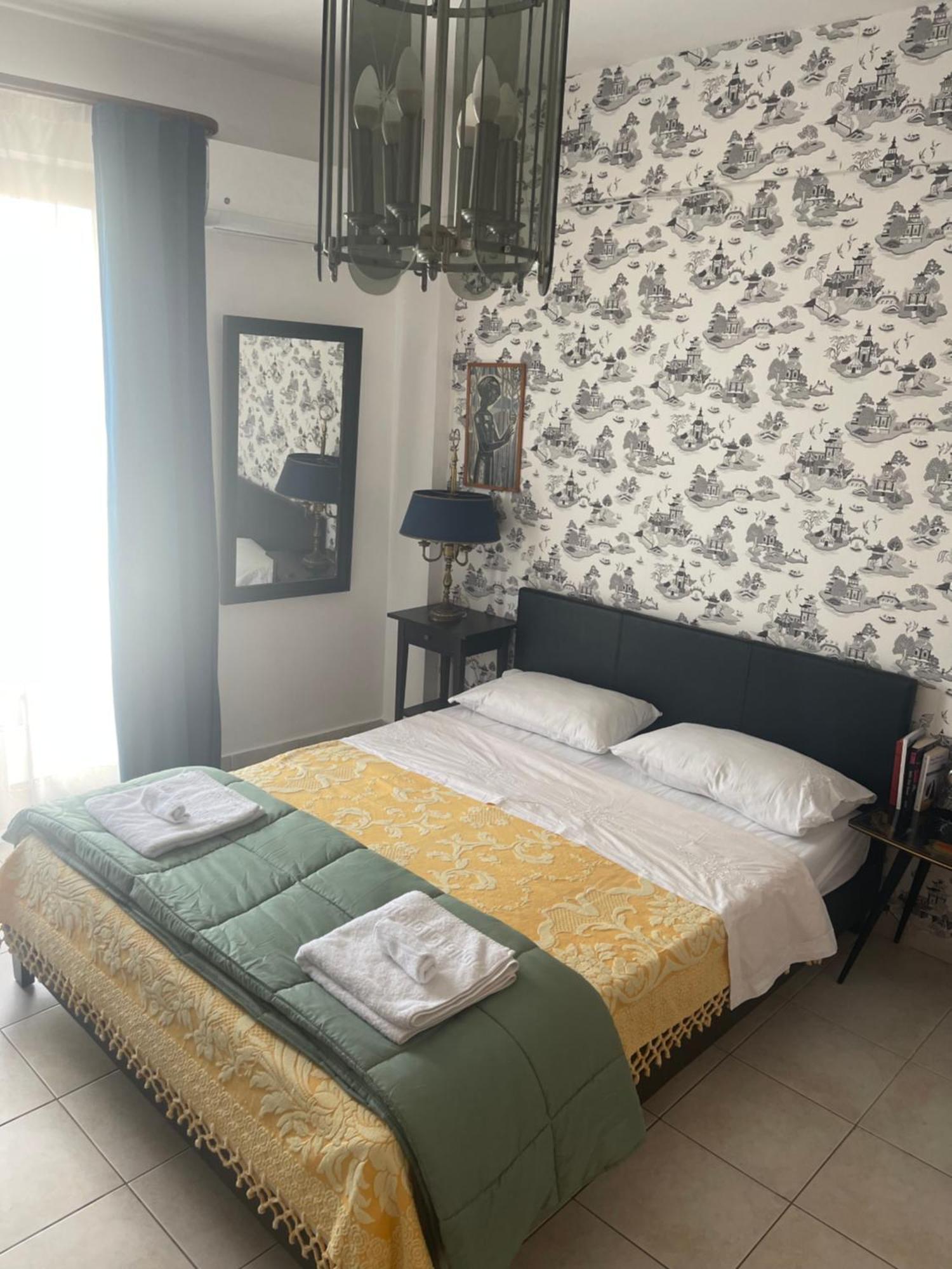Retire Flat In The Heart Of *